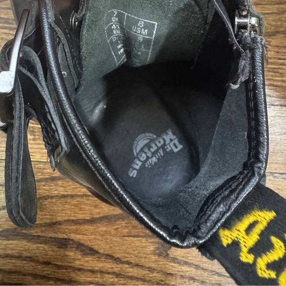 Women’s Dr. Martens - Picture 3 of 6